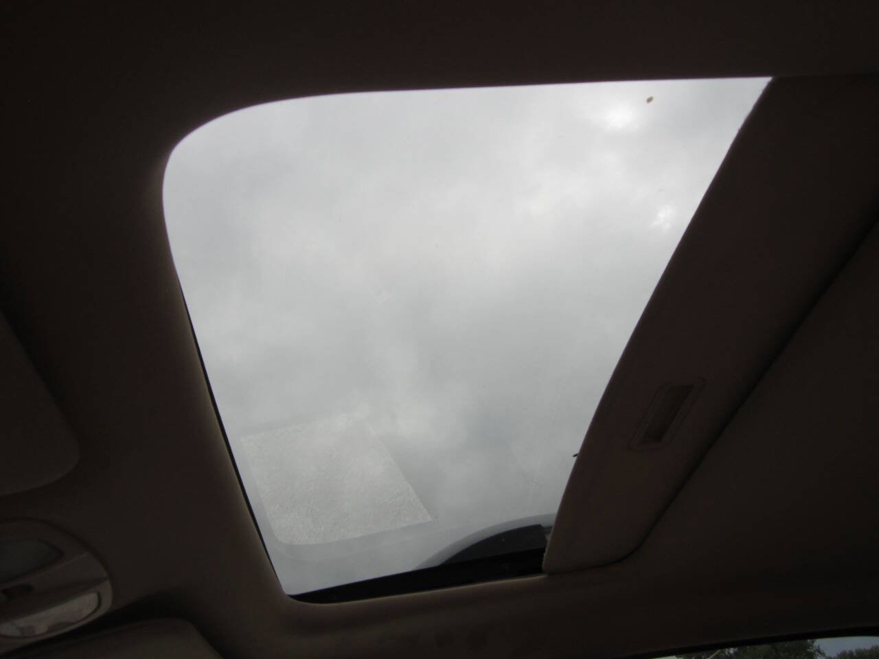 Used 2006 Pontiac Torrent 2WD w/ Preferred Package image 12