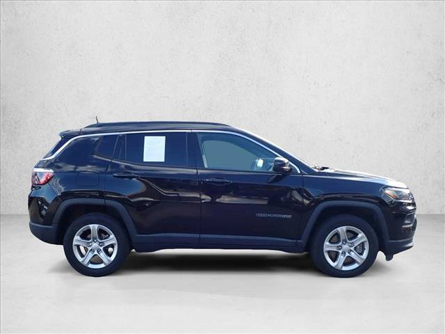 Used 2023 Jeep Compass Latitude AWD/4WD image 4