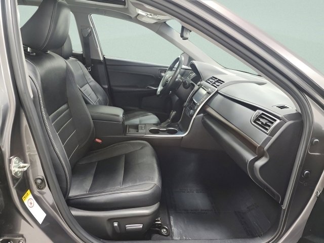 Used 2016 Toyota Camry XLE w/ Advanced Technology Package image 17