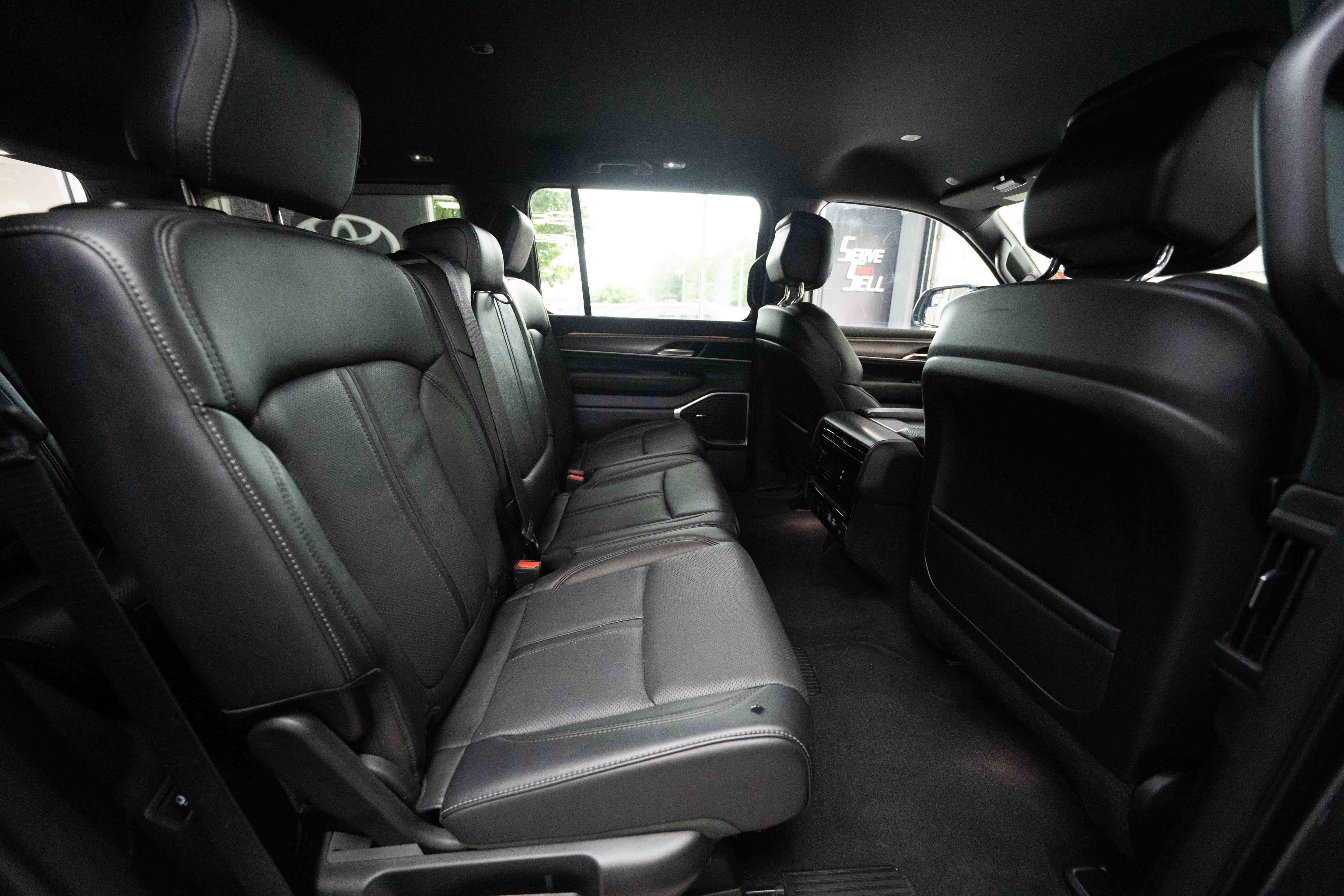 Used 2026 Jeep Grand Wagoneer Limited w/ 8-Passenger Seating Package AWD/4WD image 25