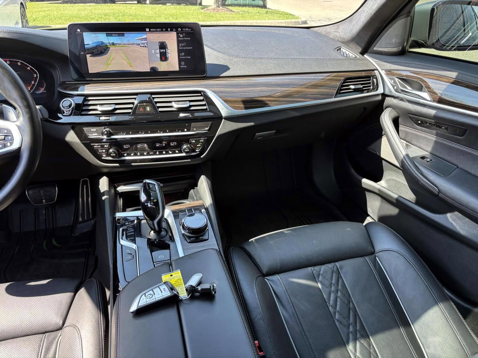 Used 2021 BMW M550i xDrive w/ Dynamic Handling Package image 32