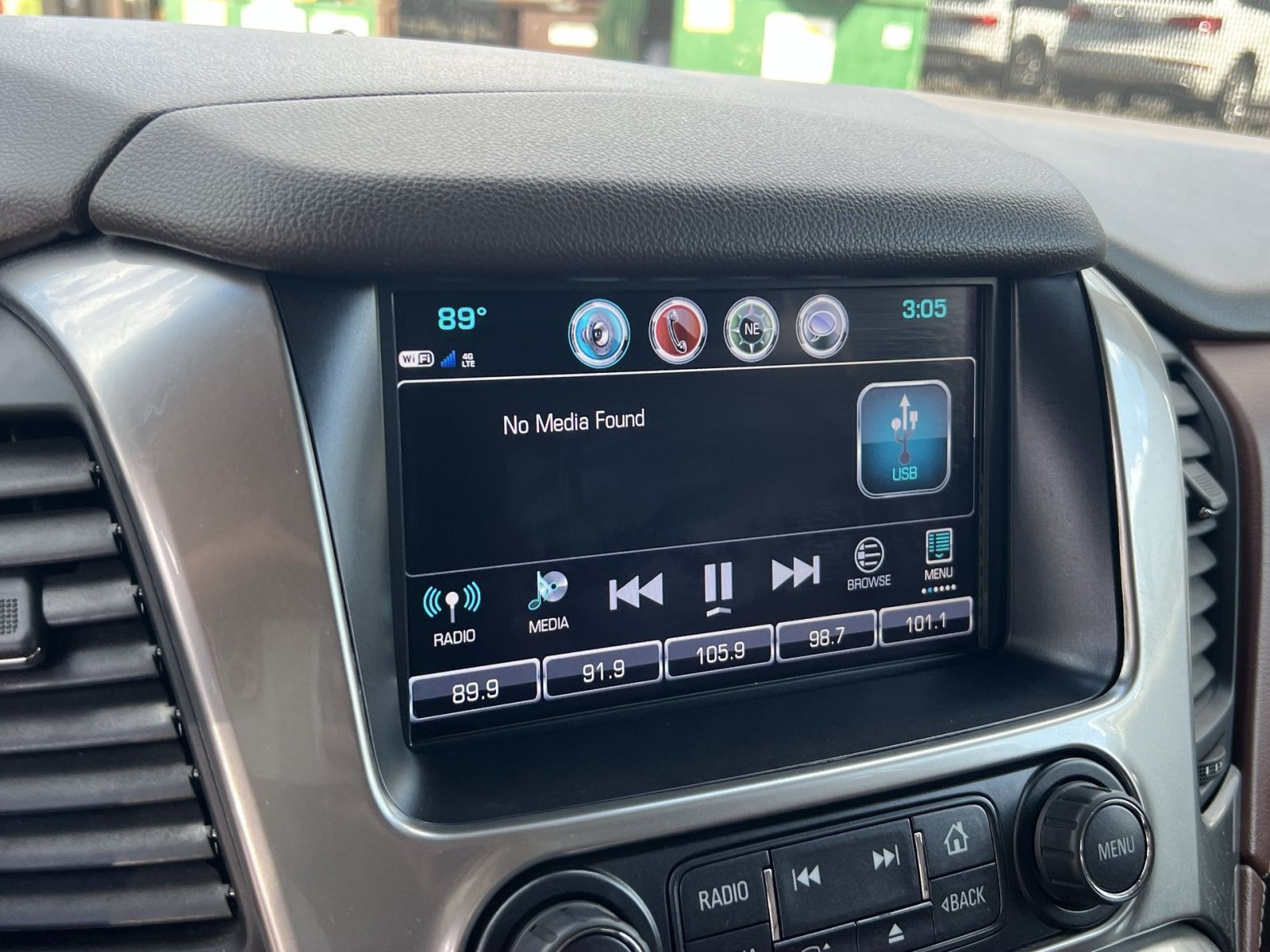 Used 2019 Chevrolet Tahoe Premier w/ RST 6.2L Performance Edition AWD/4WD image 17