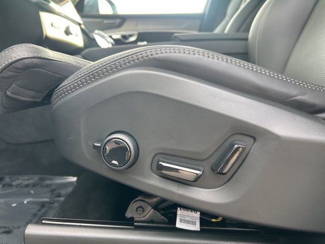 Certified 2025 Volvo XC90 T8 Ultra w/ Protection Package Premier AWD/4WD image 29