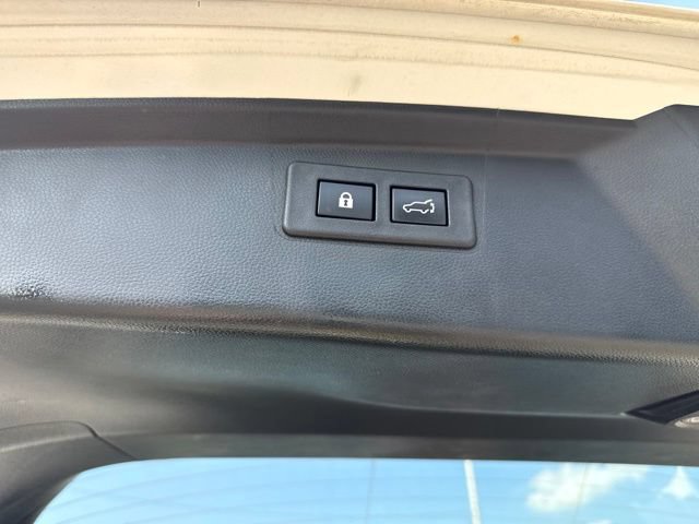 Used 2023 Subaru Outback Premium AWD/4WD image 12