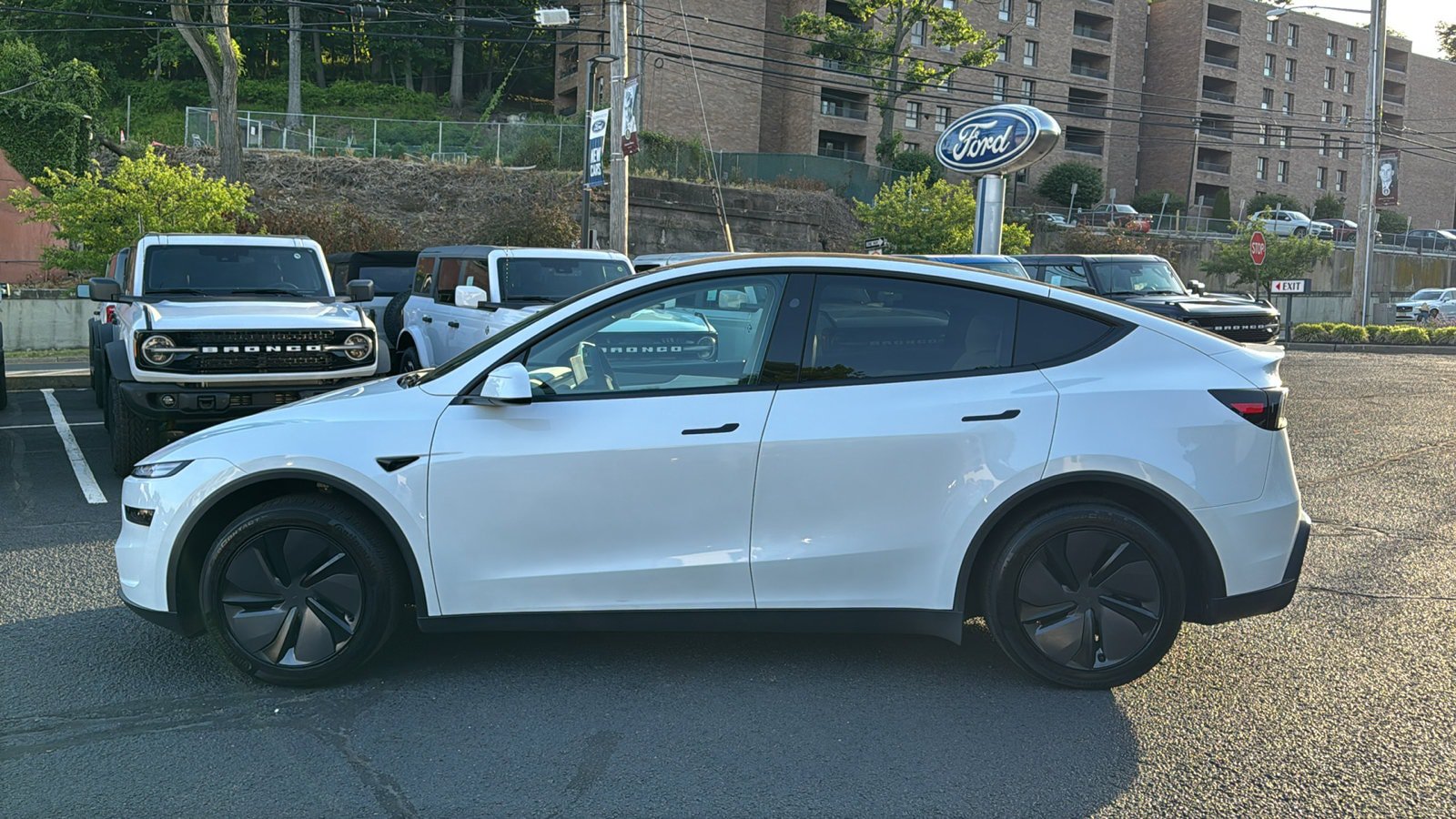 Used 2026 Tesla Model Y 2WD image 11
