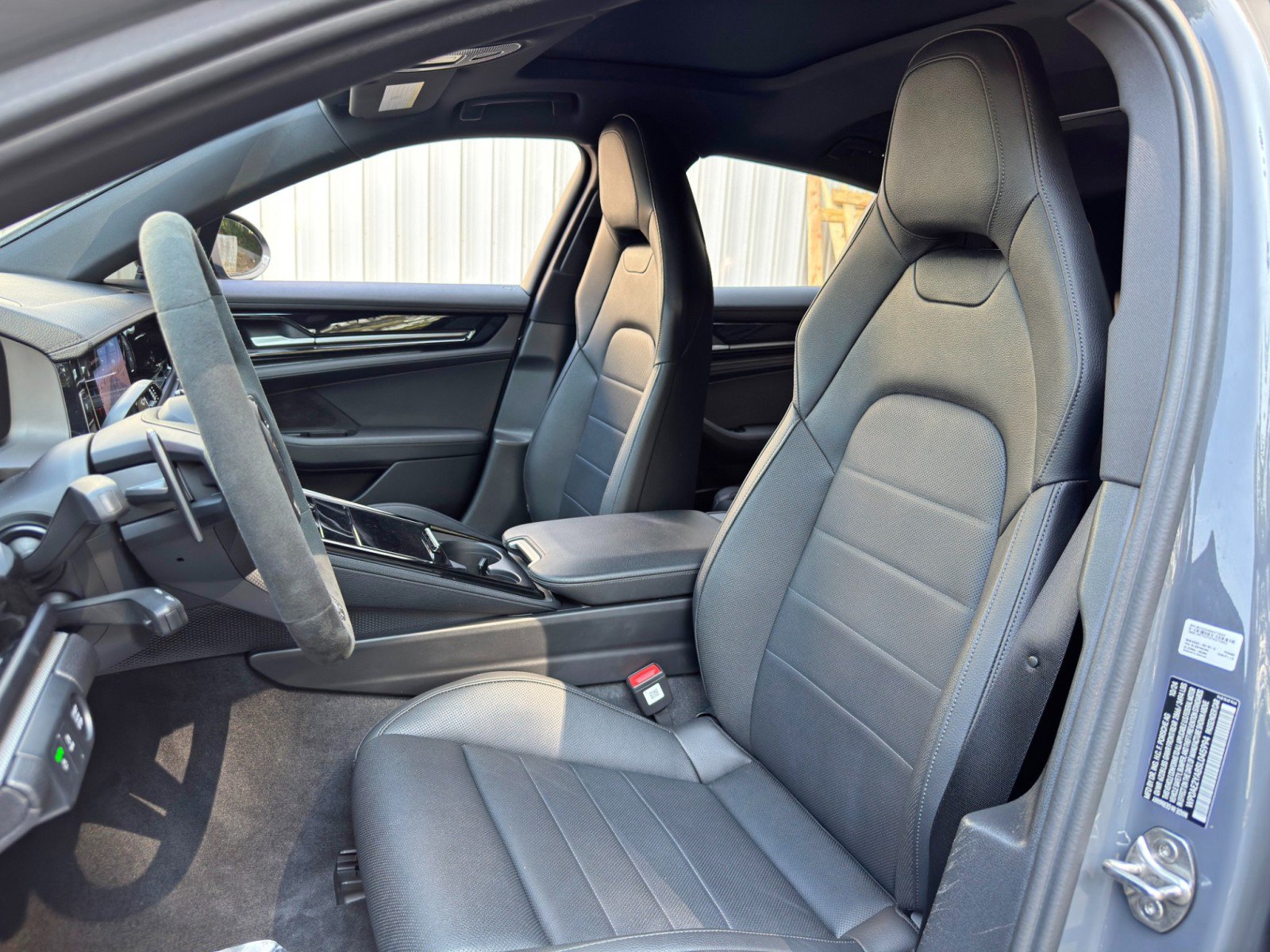 Used 2025 Porsche Panamera 4 w/ Premium Package AWD/4WD image 45