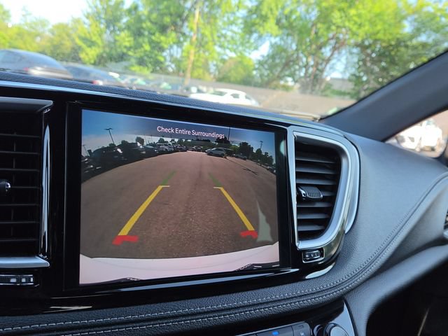Used 2025 Chrysler Pacifica Limited FWD image 13