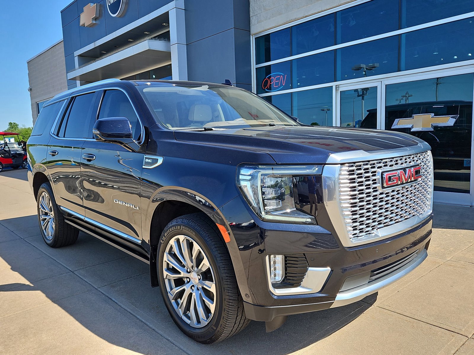 Used 2023 GMC Yukon Denali w/ Advanced Technology Package