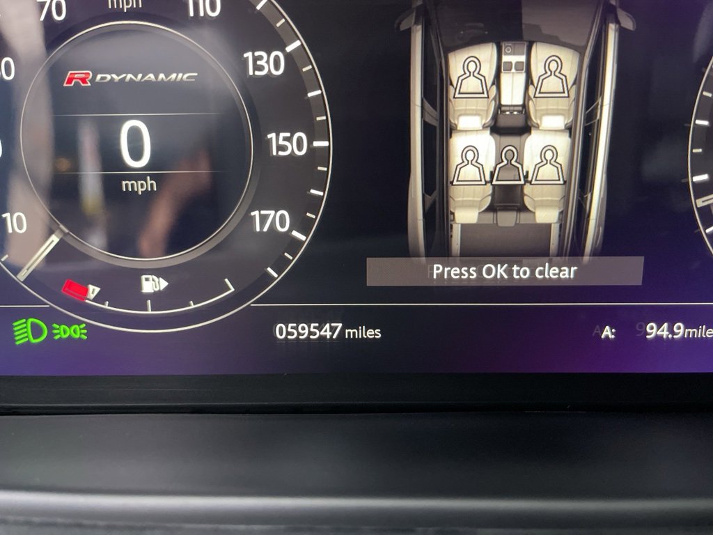 Used 2018 Land Rover Range Rover Velar R-Dynamic SE image 25