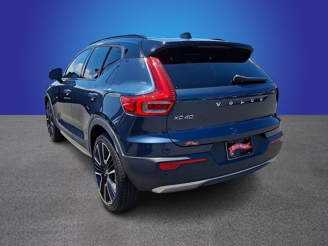 Used 2022 Volvo XC40 T5 R-Design AWD/4WD image 6