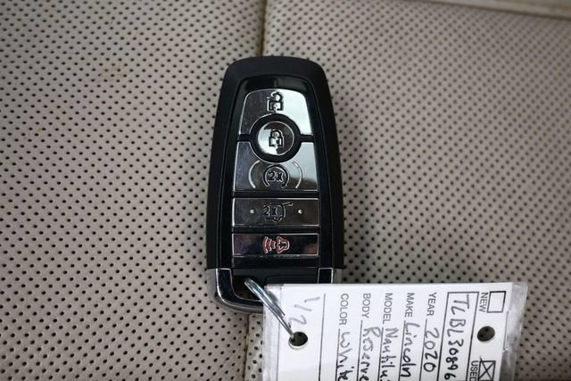 Used 2020 Lincoln Nautilus Reserve w/ Equipment Group 201A FWD image 32