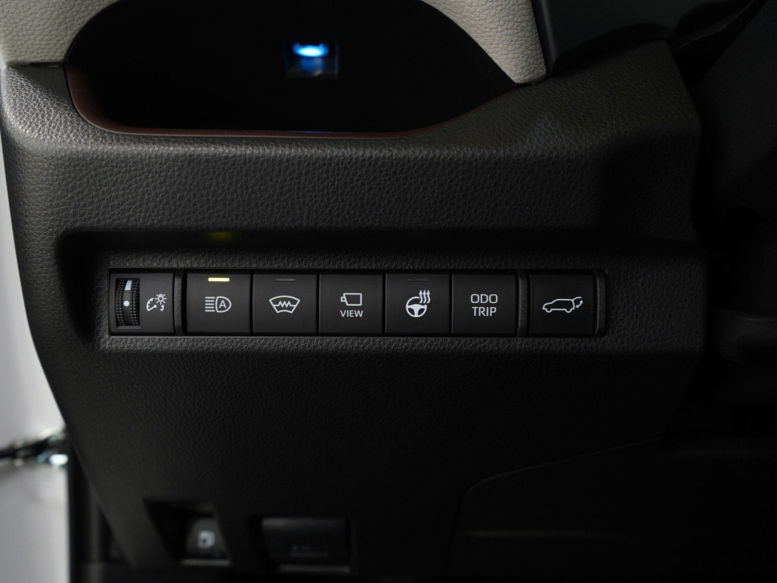 Used 2025 Toyota RAV4 Limited w/ Advanced Technology Package AWD/4WD image 27