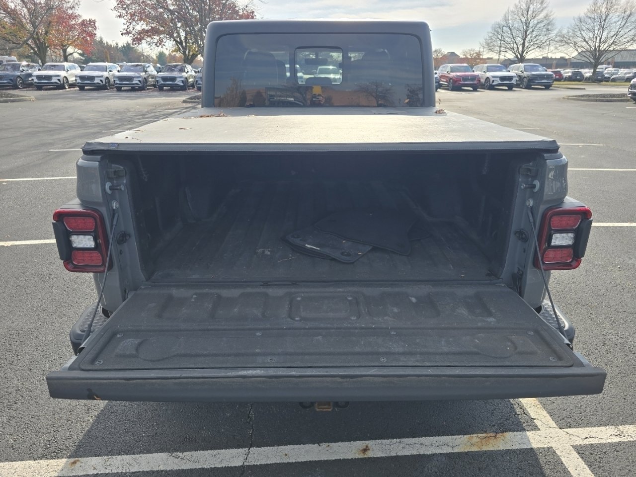 Used 2021 Jeep Gladiator Mojave w/ Dual Top Group image 23