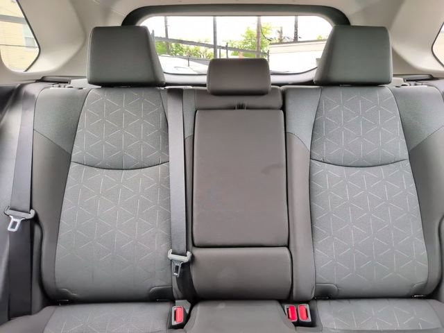 Used 2025 Toyota RAV4 XLE FWD image 25