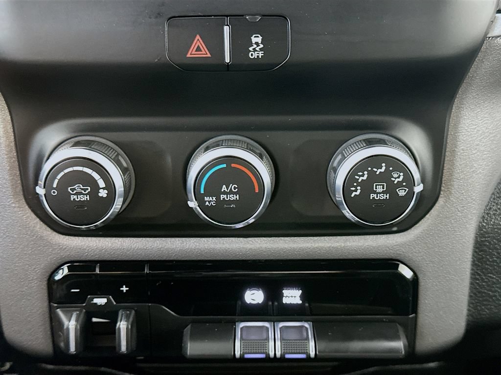 Used 2021 RAM 3500 Big Horn AWD/4WD image 18