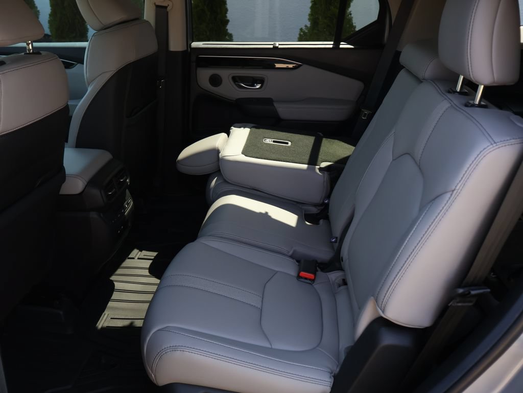 Used 2025 Honda Pilot EX-L image 17