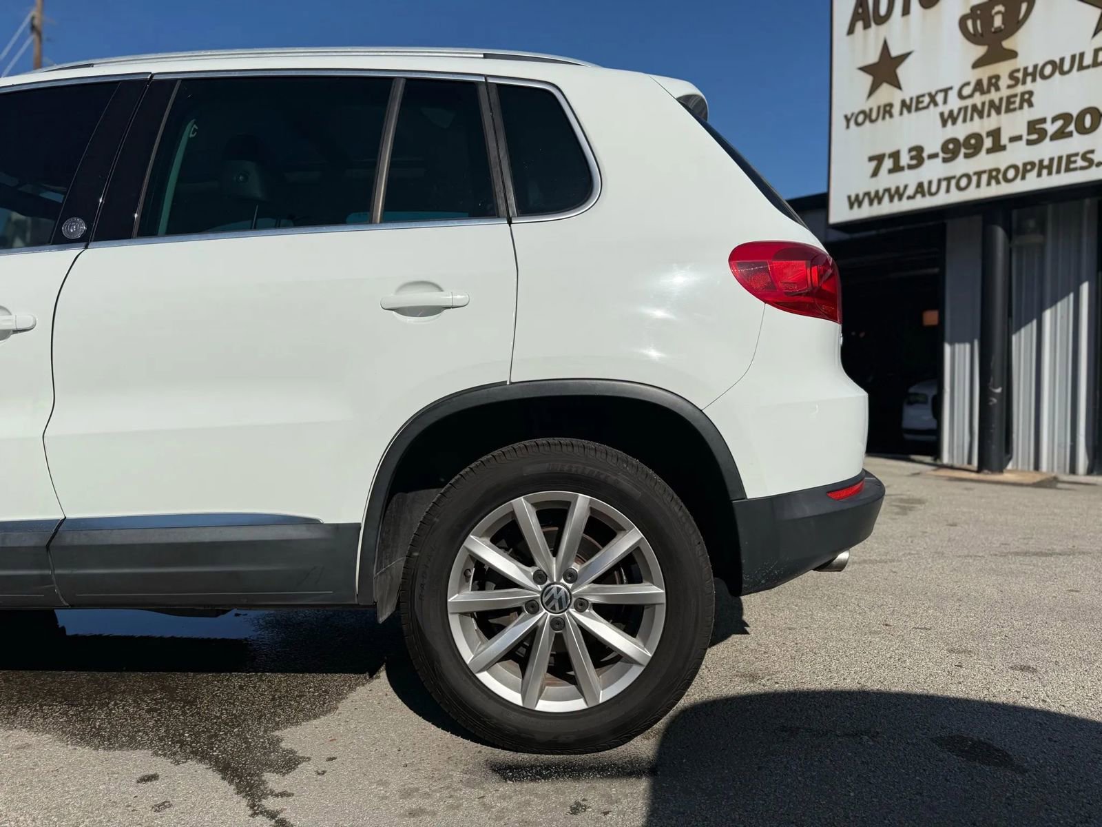 Used 2017 Volkswagen Tiguan Wolfsburg Edition image 35