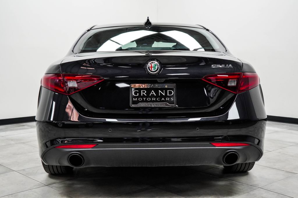 Used 2023 Alfa Romeo Giulia Ti image 9