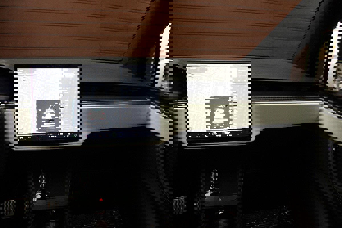 Used 2022 Tesla Model X Plaid image 20