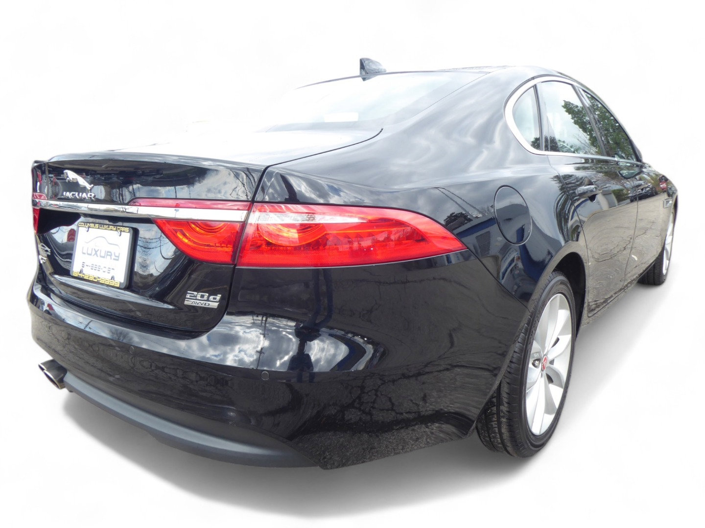Used 2018 Jaguar XF Premium image 10