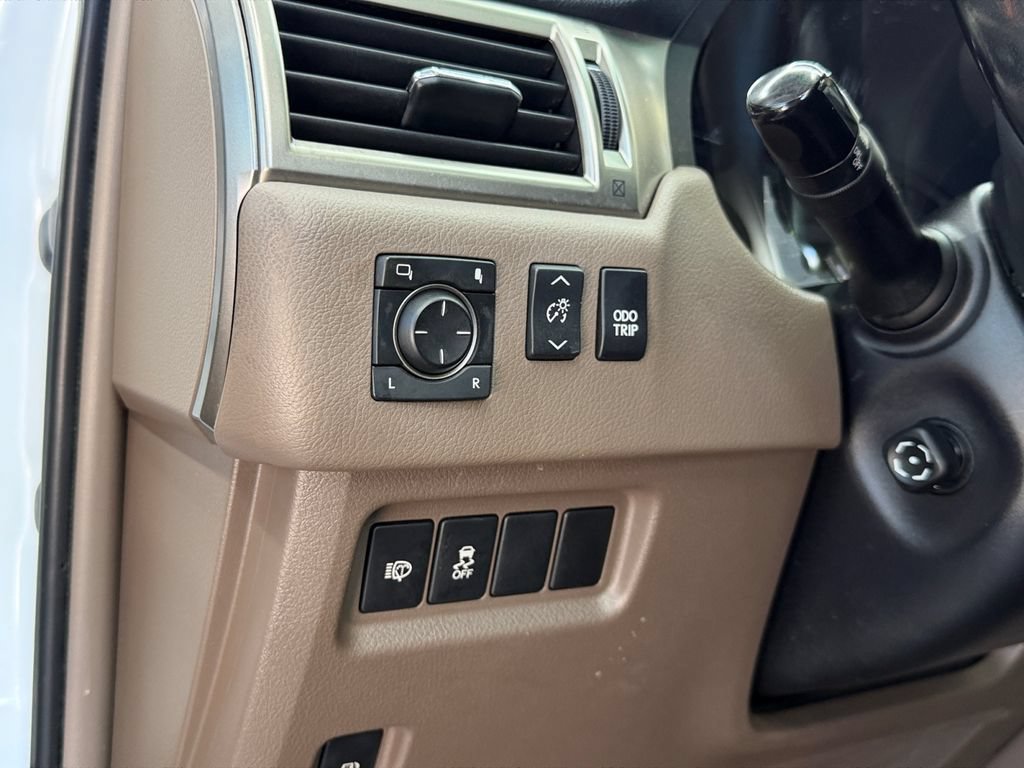 Used 2018 Lexus GX 460 Premium w/ Premium Package AWD/4WD image 19