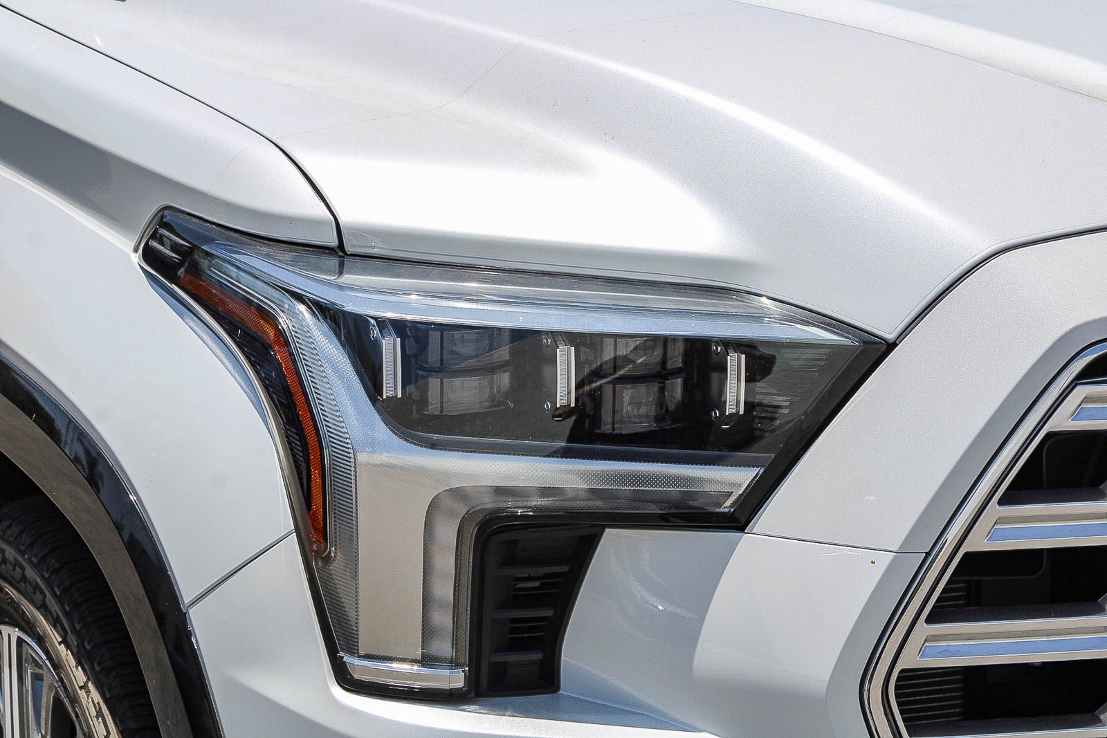 Used 2024 Toyota Sequoia Capstone AWD/4WD image 5