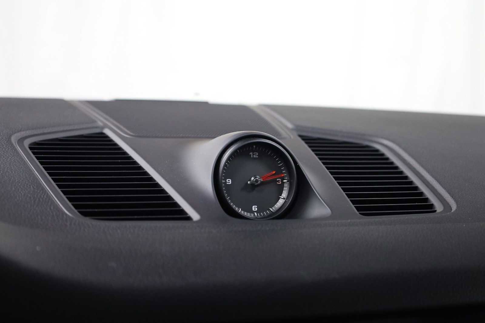 Used 2019 Porsche Cayenne image 18