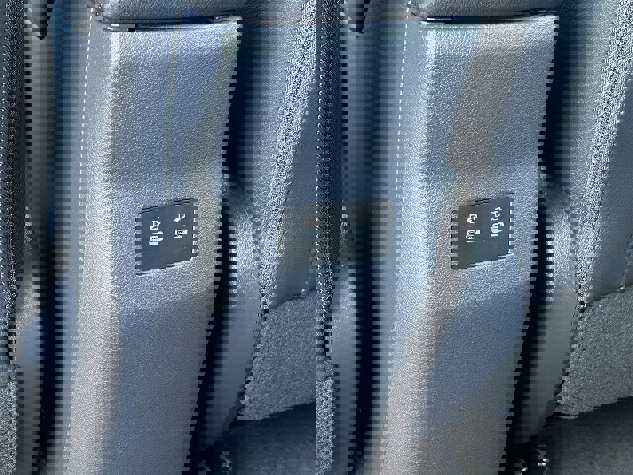 New 2025 Nissan Kicks SR image 17