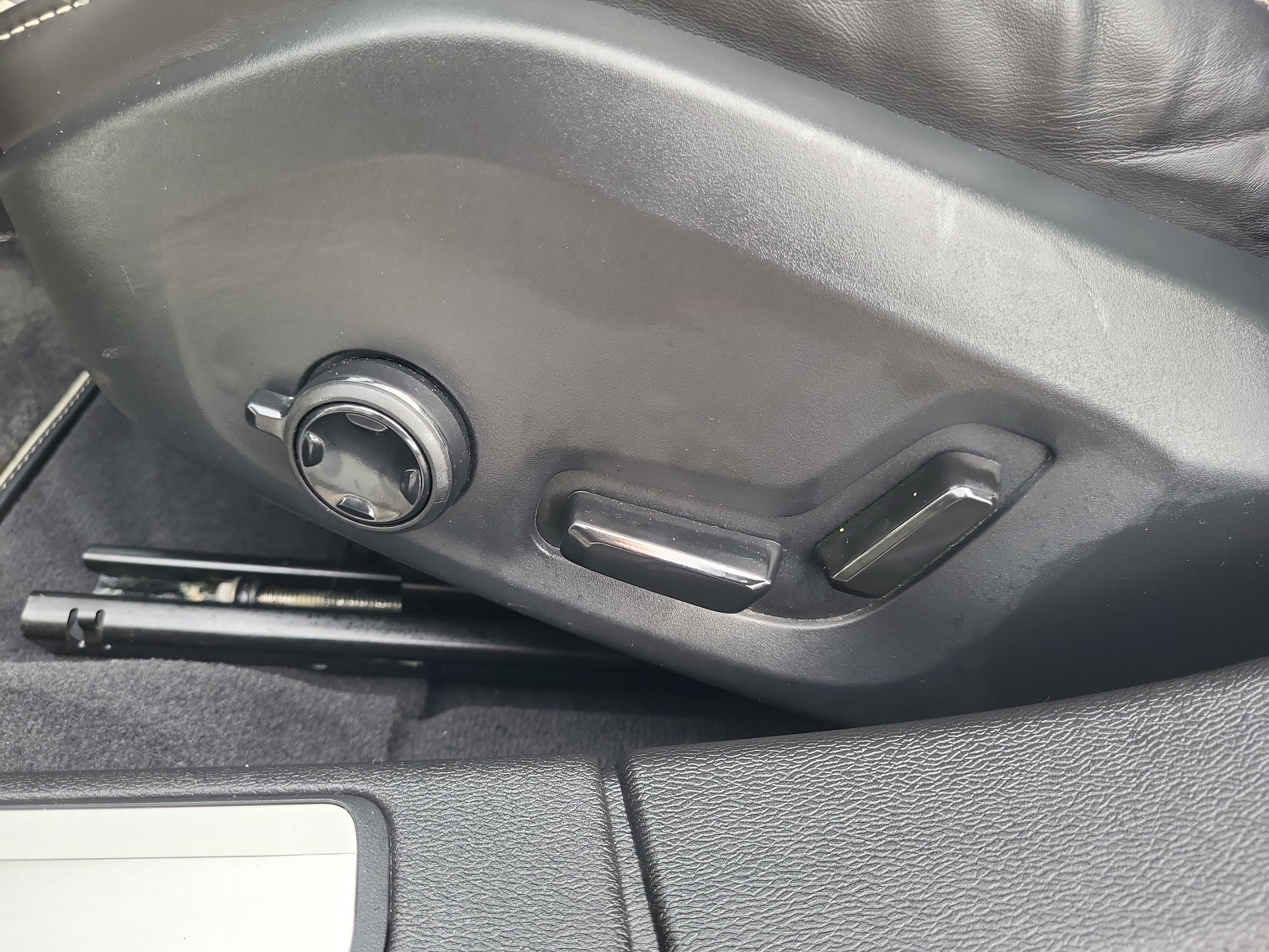 Used 2020 Volvo S60 T6 R-Design w/ Protection Package Premier image 12