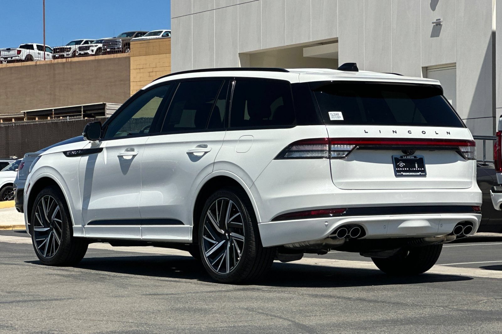 New 2026 Lincoln Aviator Black Label w/ Jet Appearance Package AWD/4WD image 5