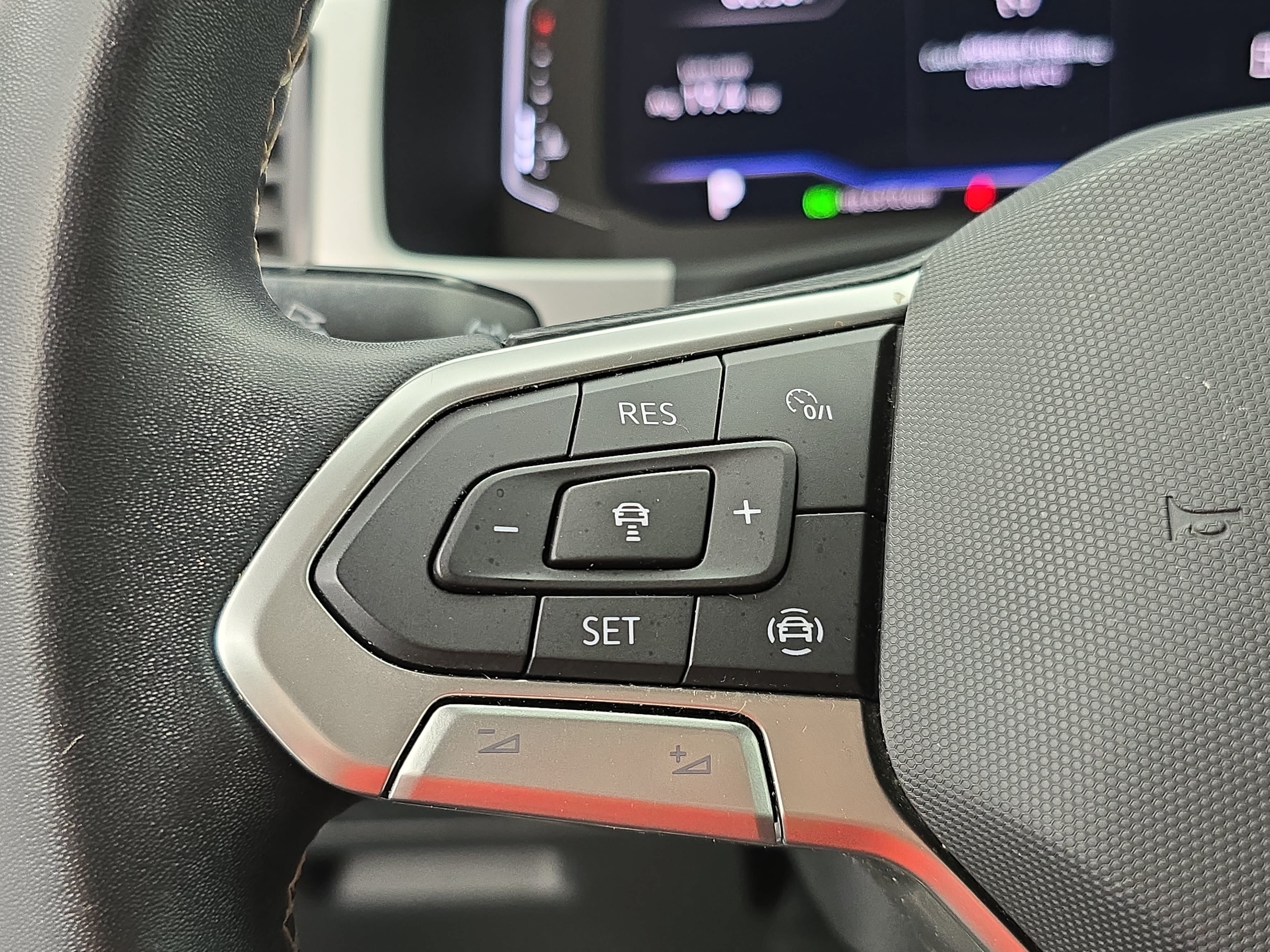 Used 2022 Volkswagen Atlas SE AWD/4WD image 18