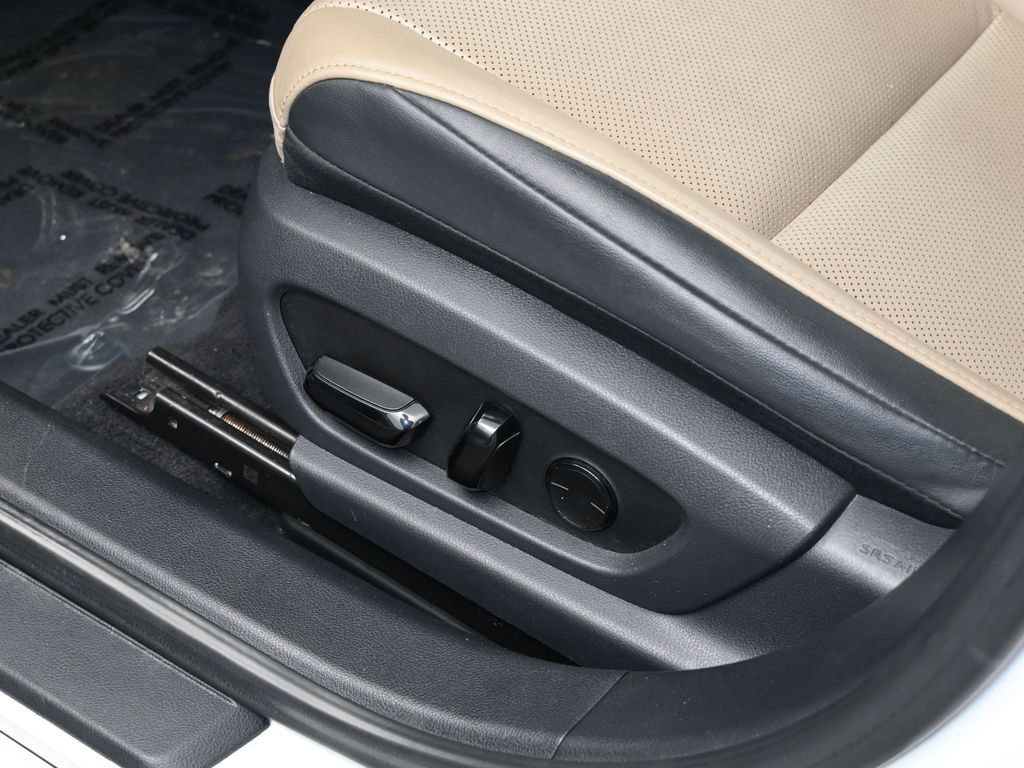 Used 2019 Lexus ES 350 w/ Premium Package image 13