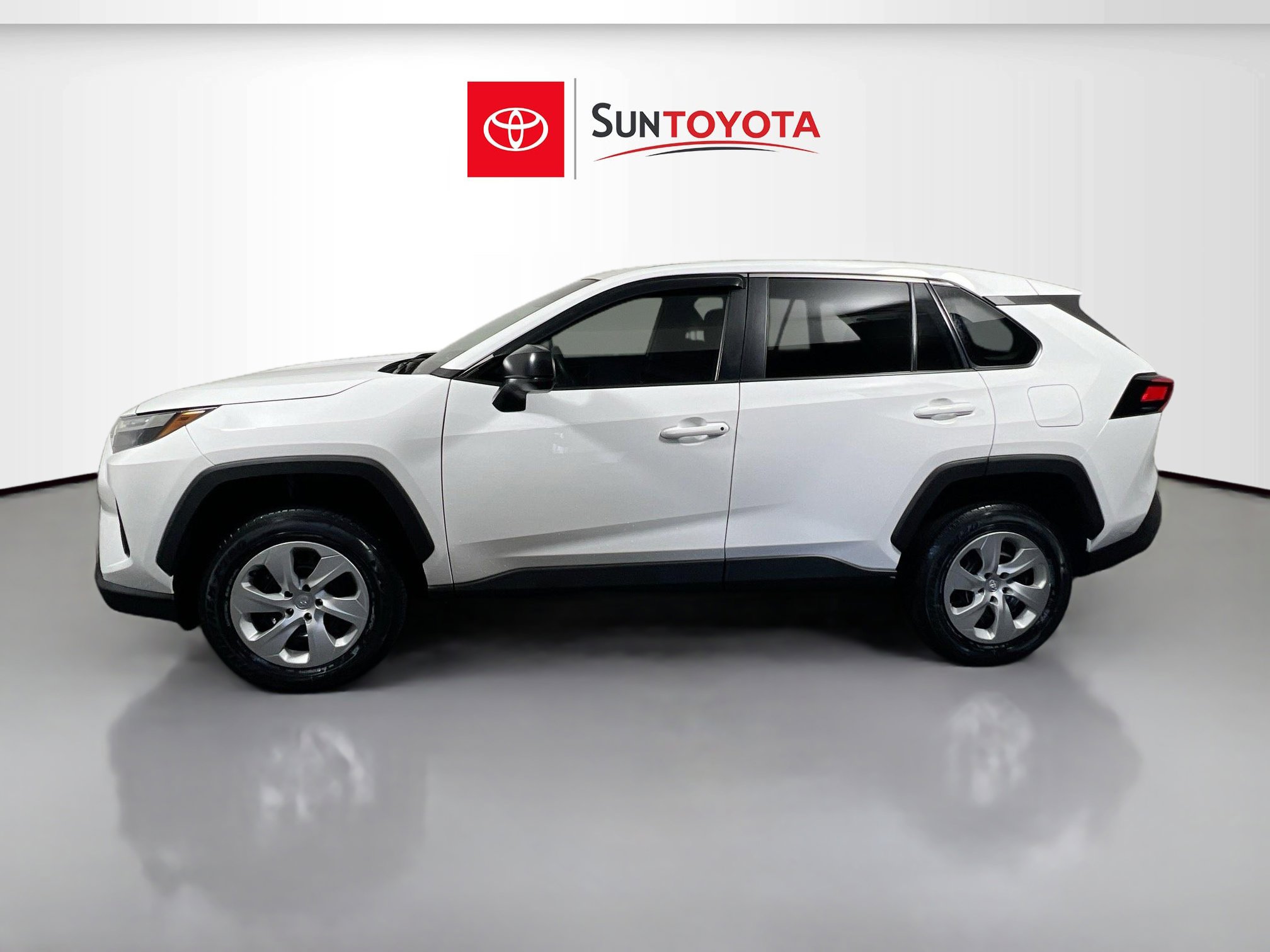 Used 2024 Toyota RAV4 LE FWD image 7