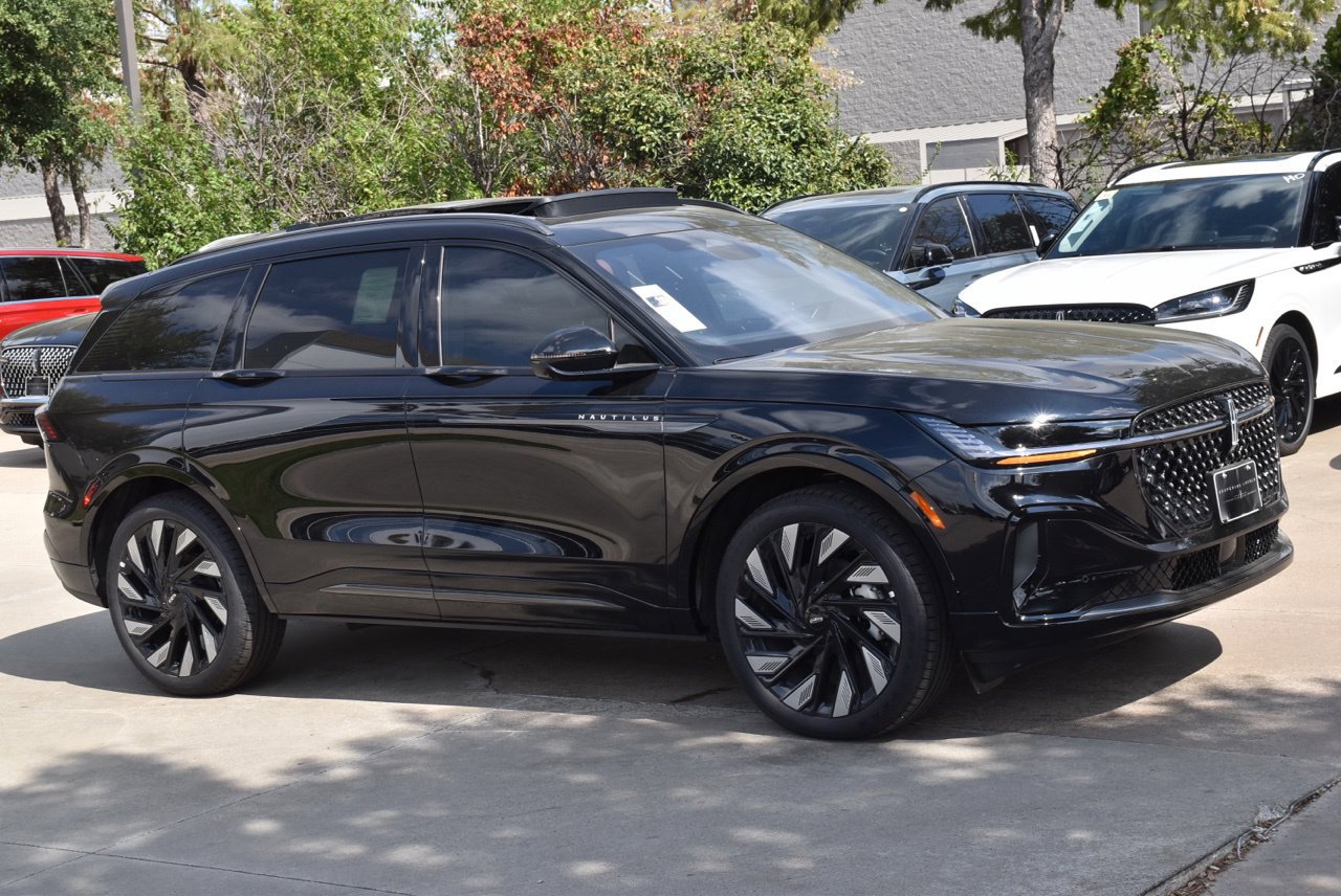 New 2026 Lincoln Nautilus Reserve AWD/4WD image 4