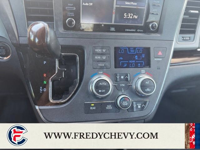 Used 2019 Toyota Sienna Limited Premium w/ Carpet Mat Package FWD image 13