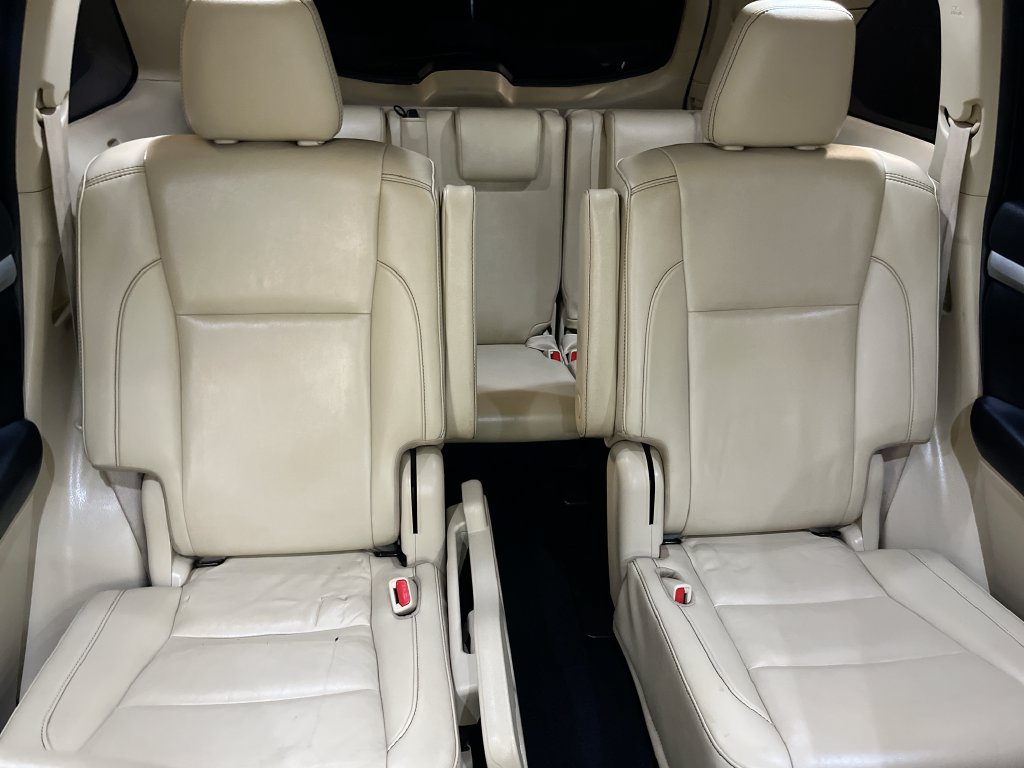 Used 2019 Toyota Highlander XLE FWD image 30