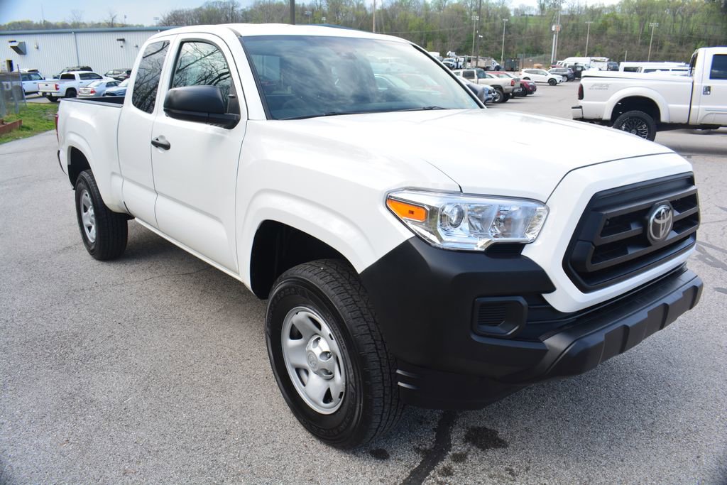 Used 2023 Toyota Tacoma SR RWD image 4