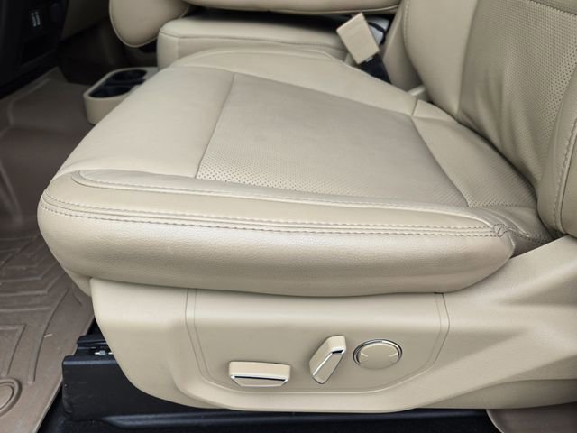 Used 2019 Ford F350 Lariat w/ Tow Technology Bundle image 25