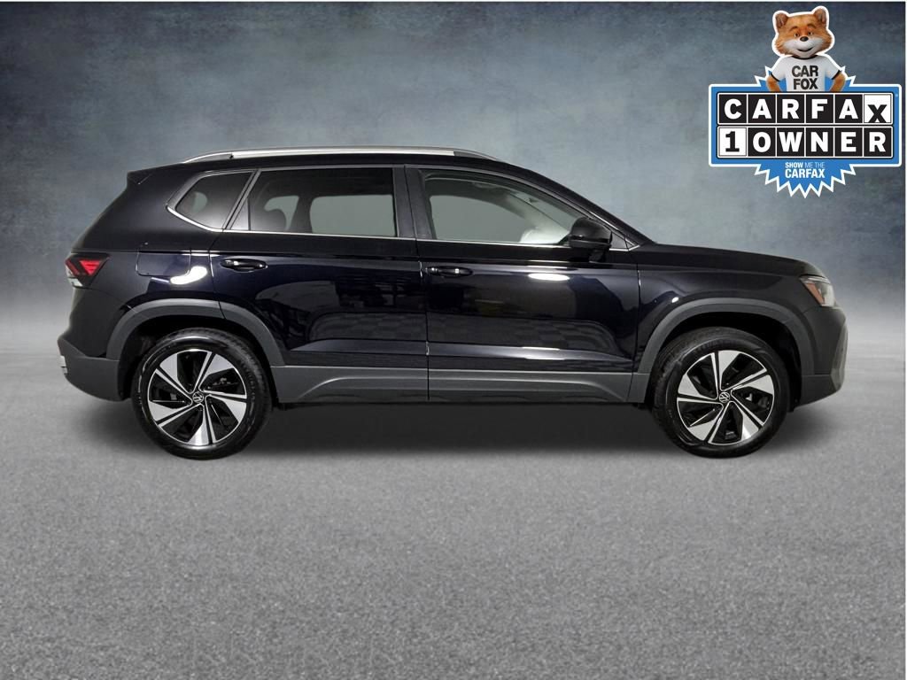 Used 2025 Volkswagen Taos SE AWD/4WD image 9