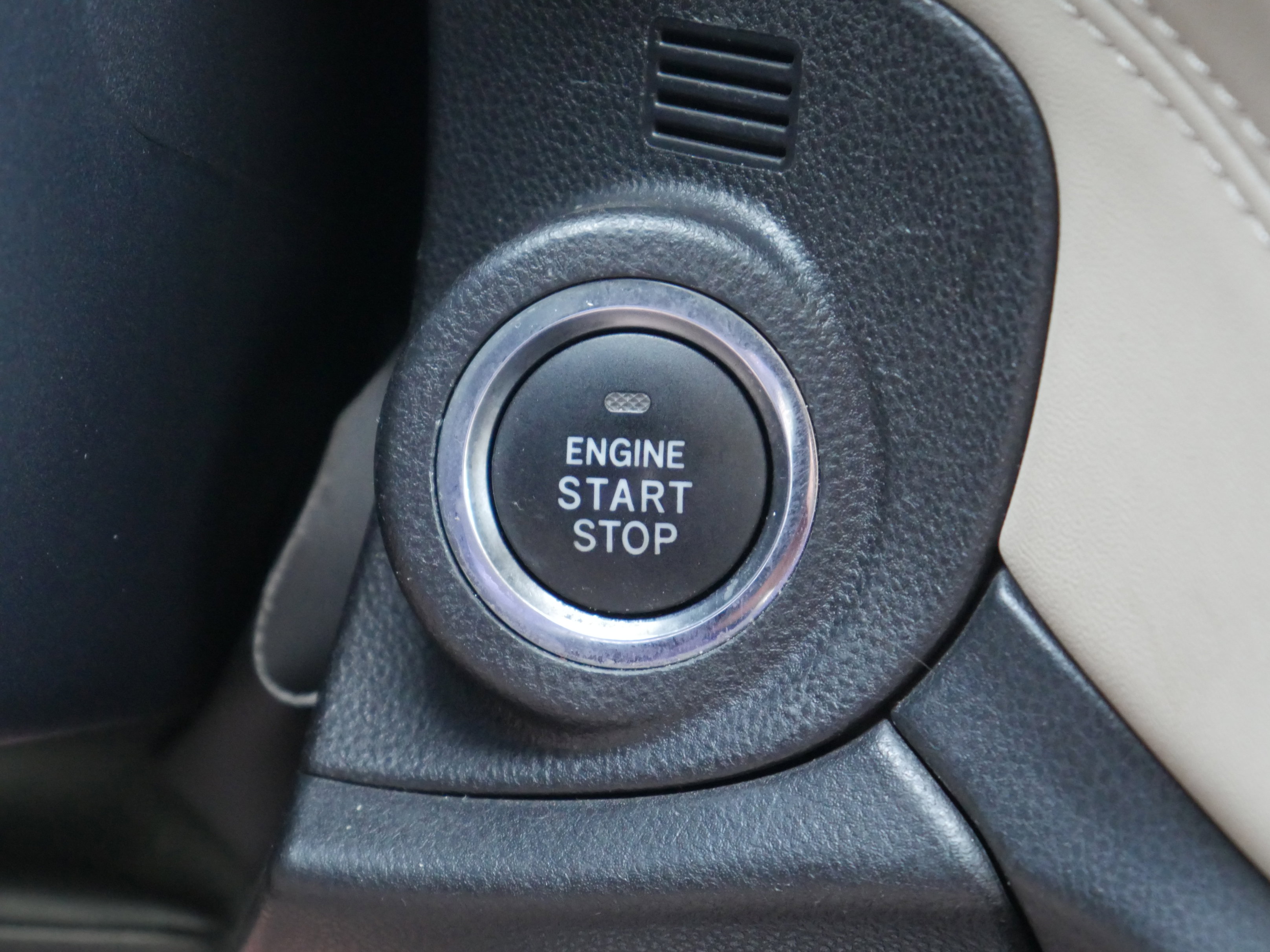 Used 2020 Subaru Outback Limited image 16