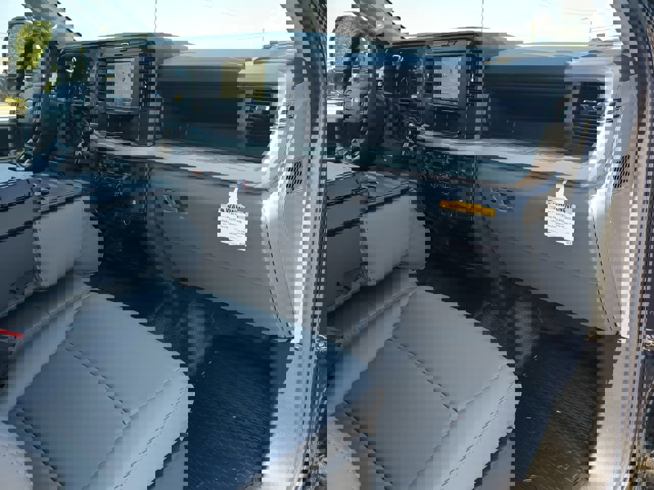 New 2025 Ford F550 2WD Regular Cab Super Duty w/ XL Chrome Package image 15