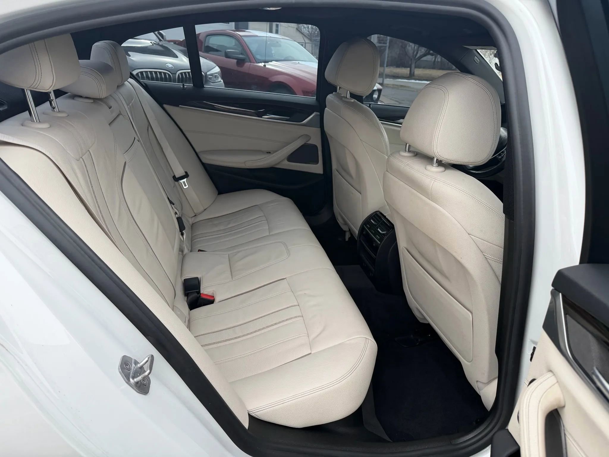 Used 2017 BMW 530i xDrive image 17