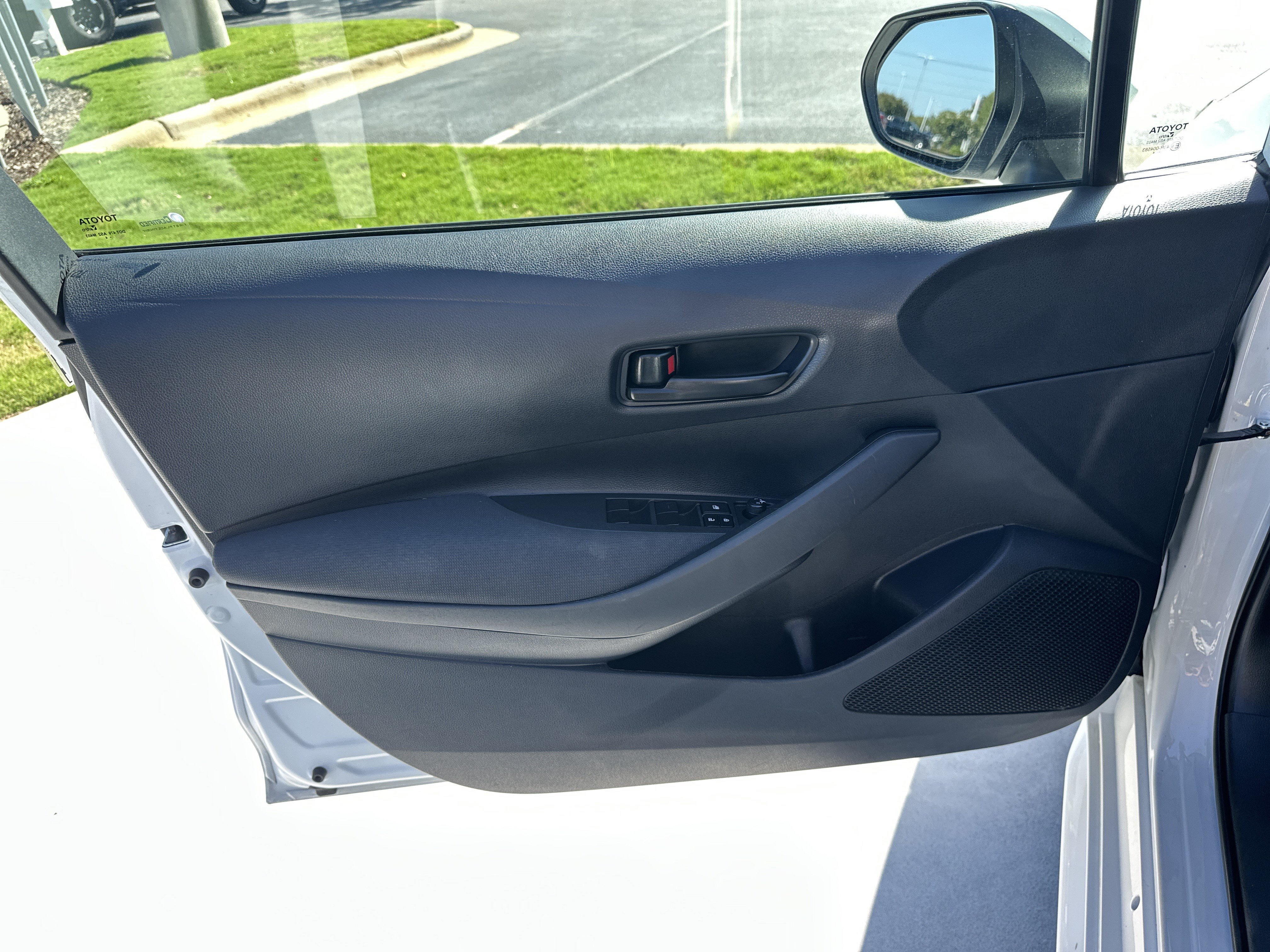Used 2024 Toyota Corolla LE FWD image 14