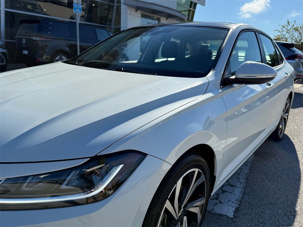 Certified 2025 Volkswagen Jetta SEL image 23