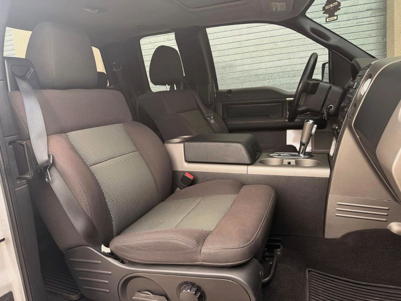 Used 2005 Ford F150 XLT image 24