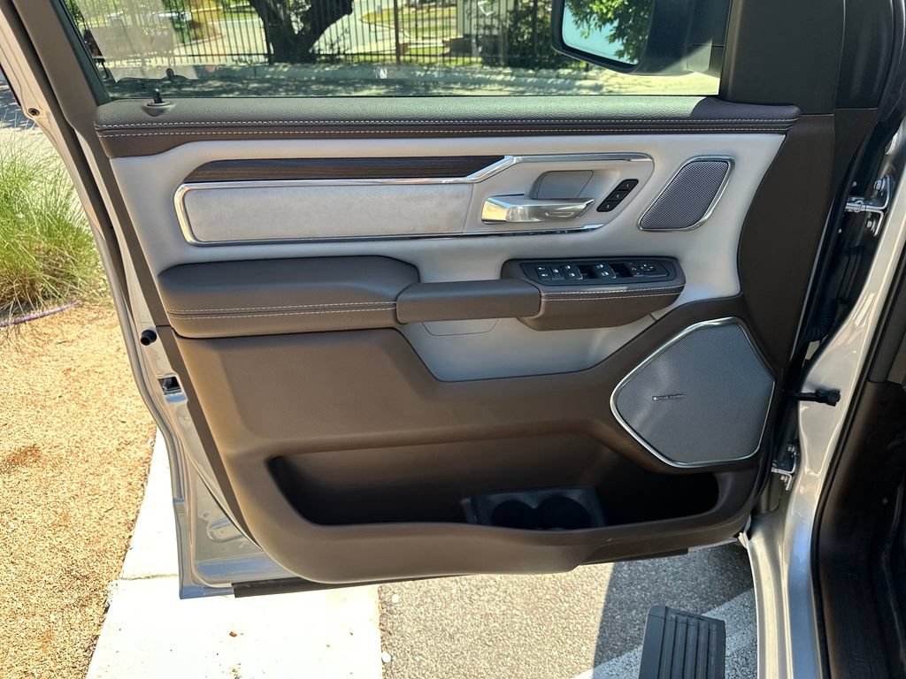 New 2026 RAM 1500 Laramie AWD/4WD image 17