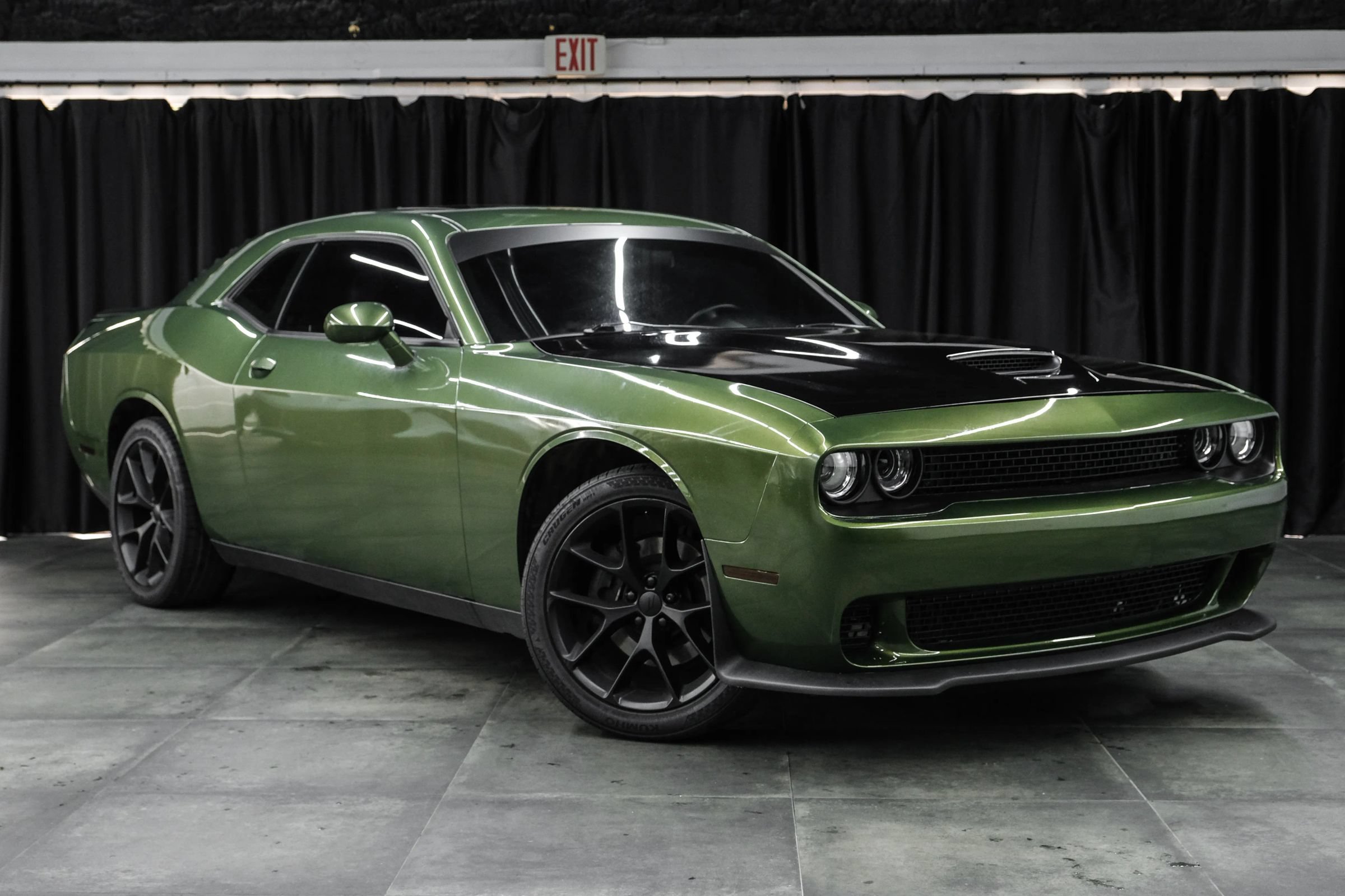 Used 2022 Dodge Challenger SXT w/ Plus Package RWD image 7