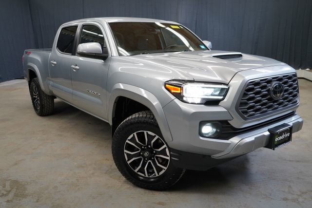 Used 2023 Toyota Tacoma TRD Sport w/ Technology Package AWD/4WD image 3