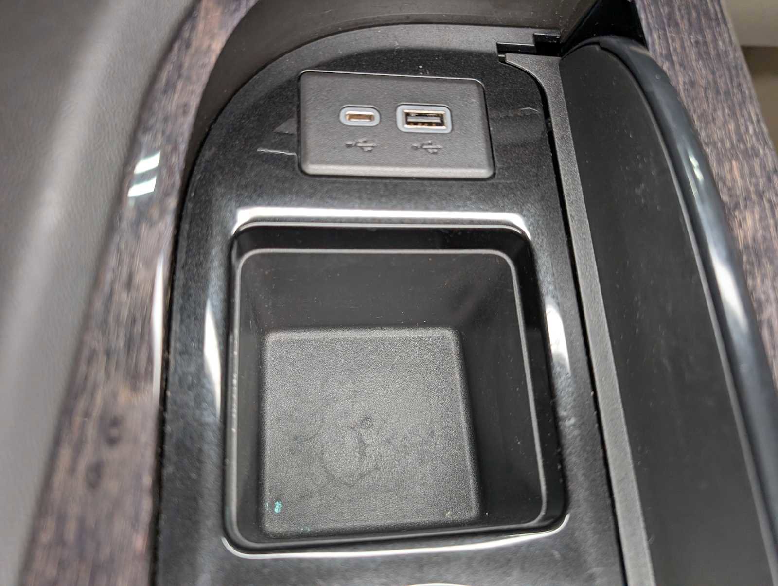 Certified 2021 Cadillac Escalade Premium Luxury image 35