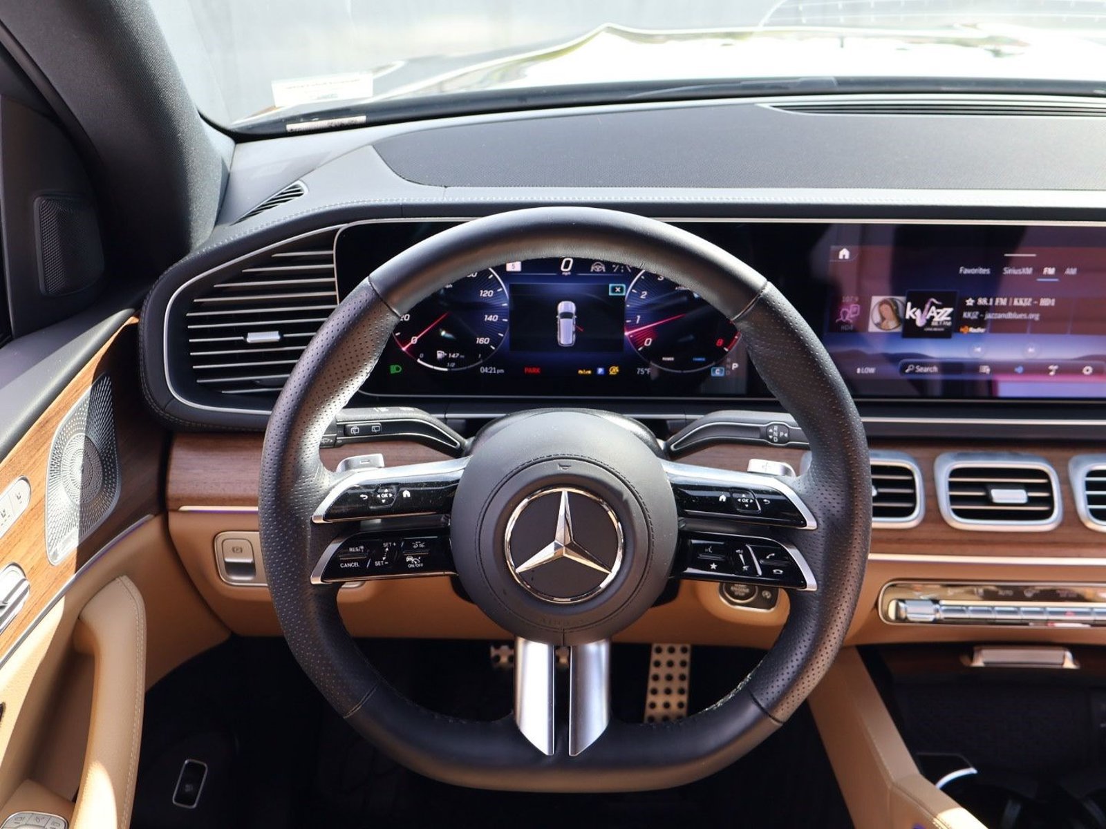 Used 2025 Mercedes-Benz GLS 580 4MATIC image 15